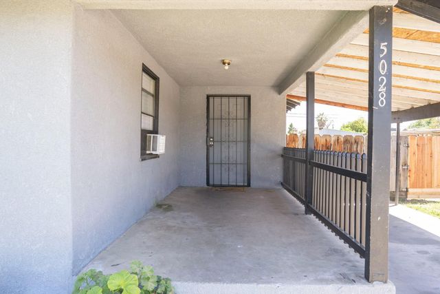 5028 E Balch Avenue, Fresno, CA 93727