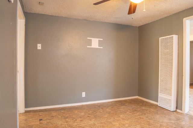 5028 E Balch Avenue, Fresno, CA 93727