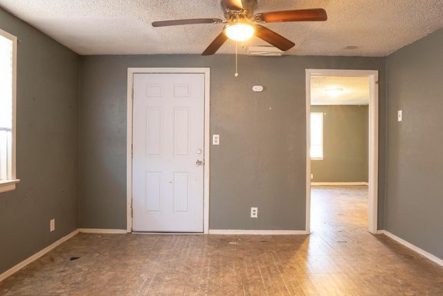 5028 E Balch Avenue, Fresno, CA 93727