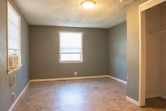 5028 E Balch Avenue, Fresno, CA 93727