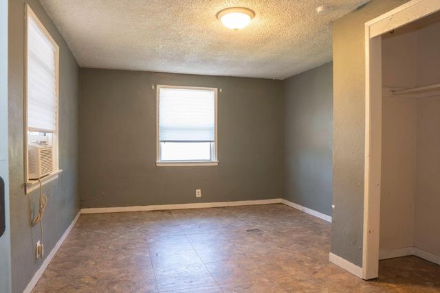 5028 E Balch Avenue, Fresno, CA 93727