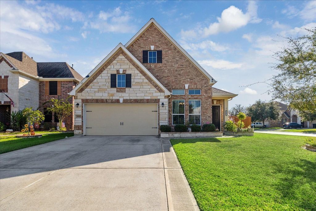 8302 Bay Oaks Drive, Baytown, TX 77523