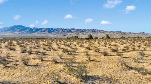 0 Via Seco St, Apple Valley, CA 92308