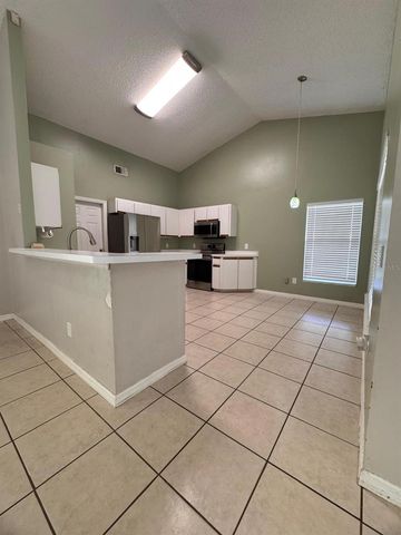 40045 PALM STREET, Lady Lake, FL 32159