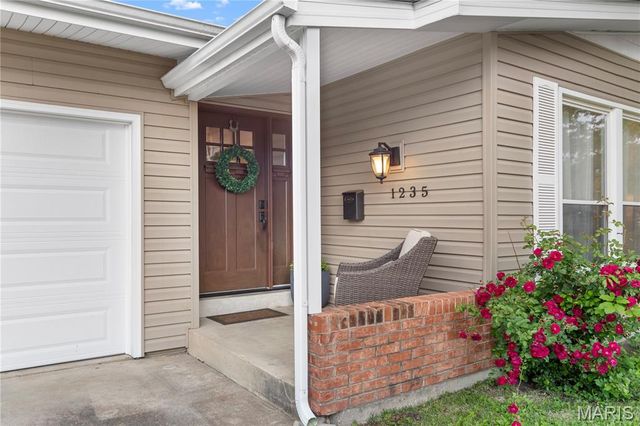 1235 Verlene Drive, Florissant, MO 63031