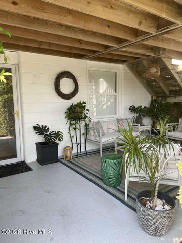 9 W Fayetteville Street W, Wrightsville Beach, NC 28480