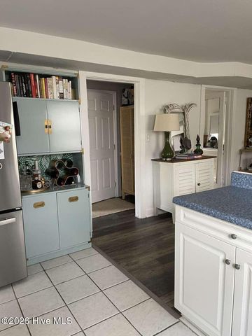9 W Fayetteville Street W, Wrightsville Beach, NC 28480