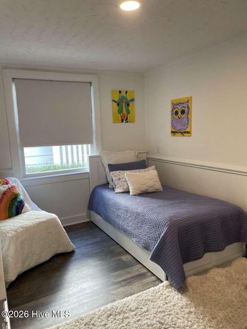 9 W Fayetteville Street W, Wrightsville Beach, NC 28480