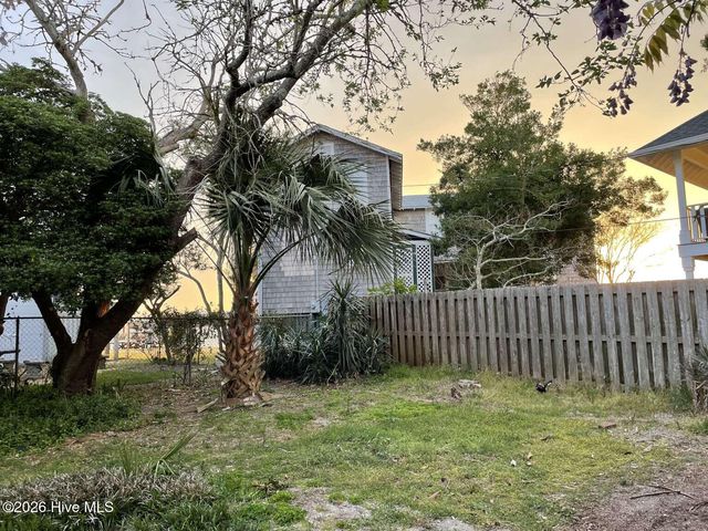 9 W Fayetteville Street W, Wrightsville Beach, NC 28480