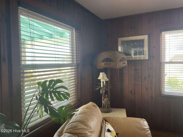 9 W Fayetteville Street W, Wrightsville Beach, NC 28480