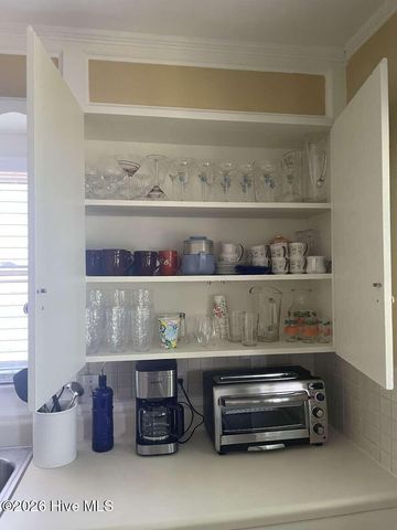 9 W Fayetteville Street W, Wrightsville Beach, NC 28480