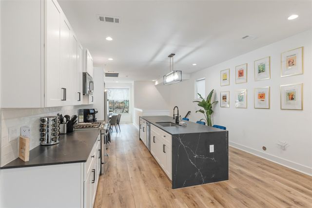 1417 Kramer LN 21, Austin, TX 78758