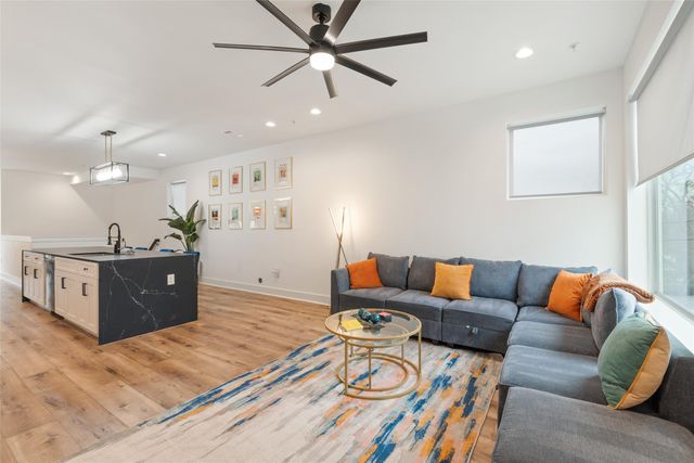 1417 Kramer LN 21, Austin, TX 78758