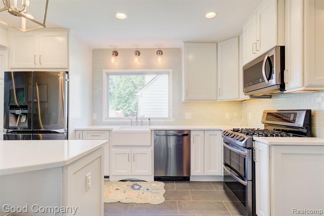 308 E Lawrence Avenue, Royal Oak, MI 48073
