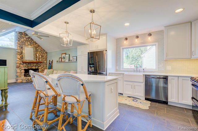 308 E Lawrence Avenue, Royal Oak, MI 48073