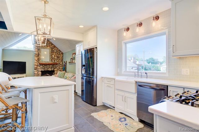 308 E Lawrence Avenue, Royal Oak, MI 48073