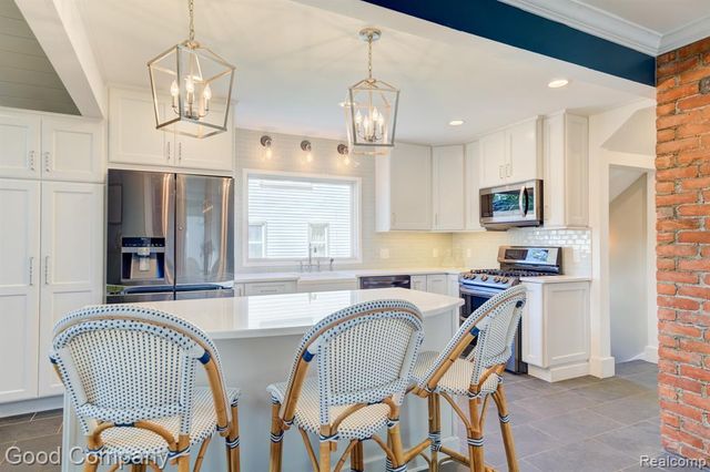 308 E Lawrence Avenue, Royal Oak, MI 48073