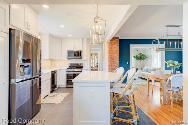 308 E Lawrence Avenue, Royal Oak, MI 48073