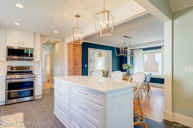 308 E Lawrence Avenue, Royal Oak, MI 48073