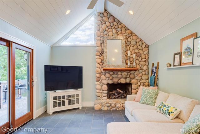 308 E Lawrence Avenue, Royal Oak, MI 48073