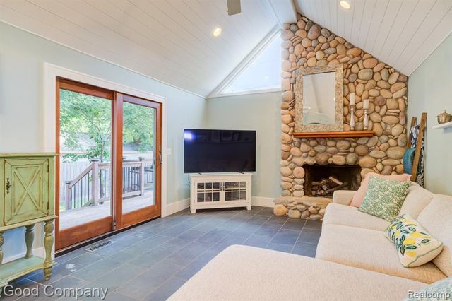 308 E Lawrence Avenue, Royal Oak, MI 48073