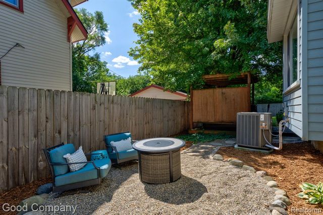 308 E Lawrence Avenue, Royal Oak, MI 48073
