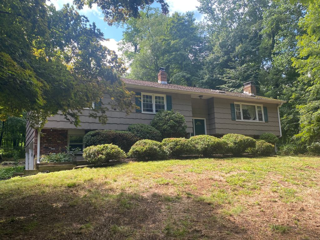 83 Birch Hill Road, Newtown, CT 06470