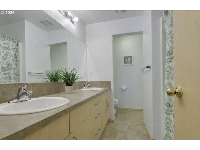 4920 Se 122ND Ave, Portland, OR 97236