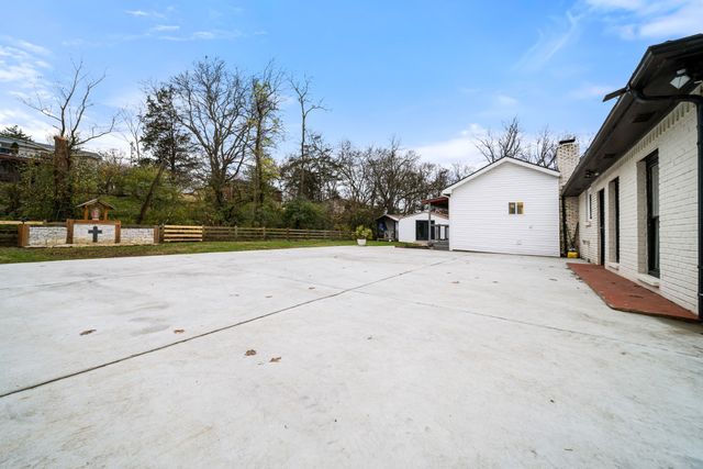 1013 Chapel Ct, Franklin, TN 37069