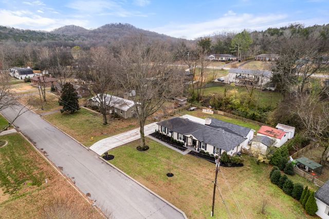 1013 Chapel Ct, Franklin, TN 37069