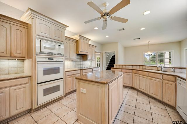 141 Cypress Point Circle, Hideaway, TX 75771