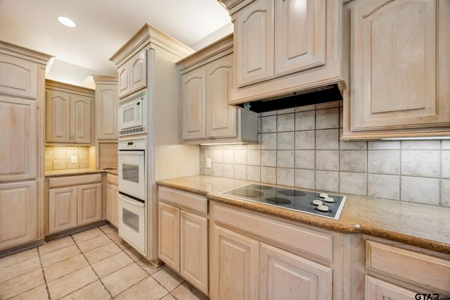 141 Cypress Point Circle, Hideaway, TX 75771