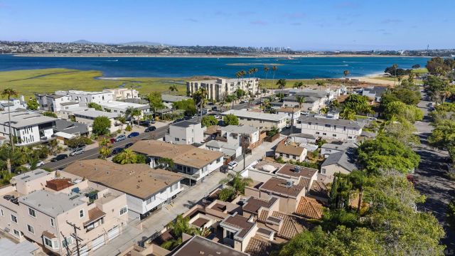 3953 Sequoia St, San Diego, CA 92109