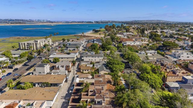 3953 Sequoia St, San Diego, CA 92109