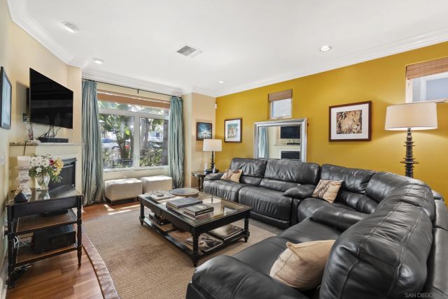 3953 Sequoia St, San Diego, CA 92109