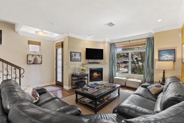 3953 Sequoia St, San Diego, CA 92109