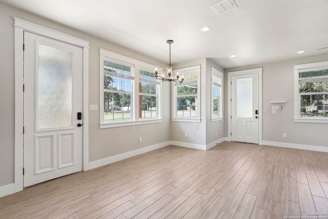 295 S East Ave, New Braunfels, TX 78130