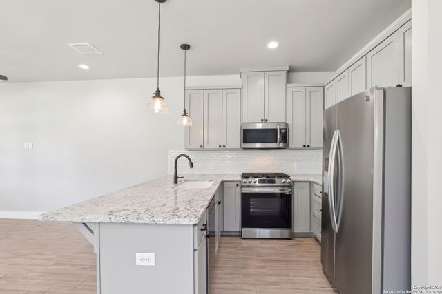 295 S East Ave, New Braunfels, TX 78130