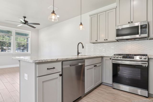 295 S East Ave, New Braunfels, TX 78130