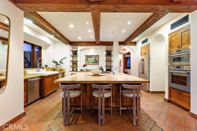 2835 Hermitage Road, Ojai, CA 93023