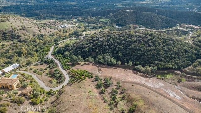2835 Hermitage Road, Ojai, CA 93023