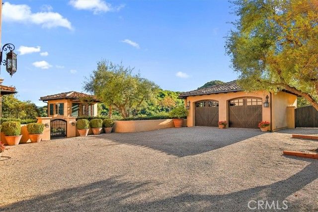 2835 Hermitage Road, Ojai, CA 93023