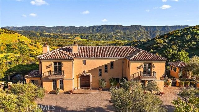 2835 Hermitage Road, Ojai, CA 93023