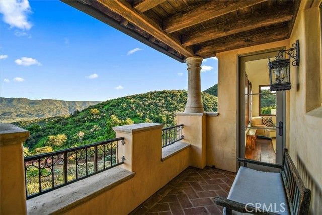 2835 Hermitage Road, Ojai, CA 93023