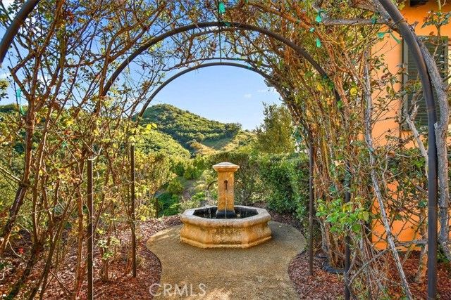 2835 Hermitage Road, Ojai, CA 93023