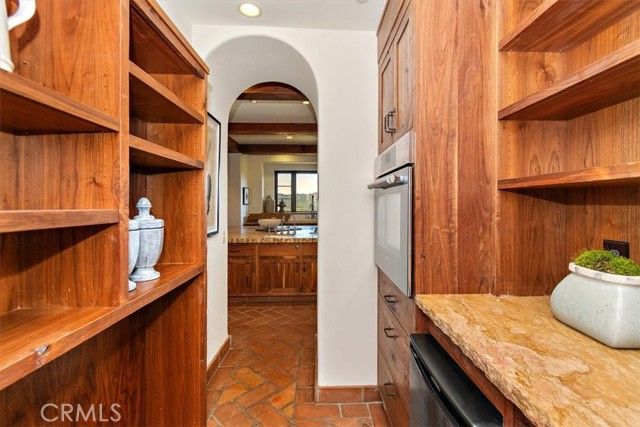 2835 Hermitage Road, Ojai, CA 93023