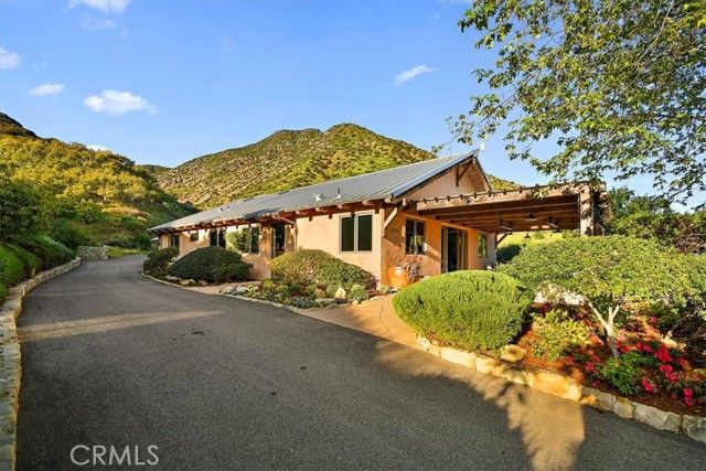 2835 Hermitage Road, Ojai, CA 93023