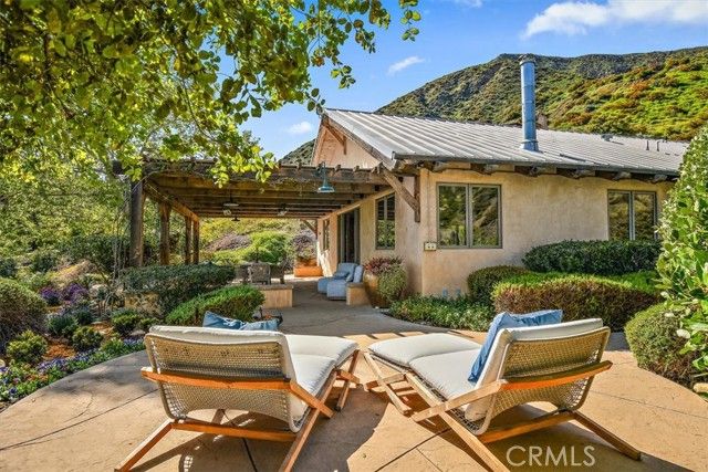 2835 Hermitage Road, Ojai, CA 93023