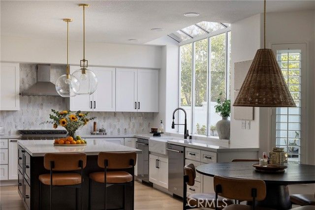 1 Riviera, Laguna Hills, CA 92679