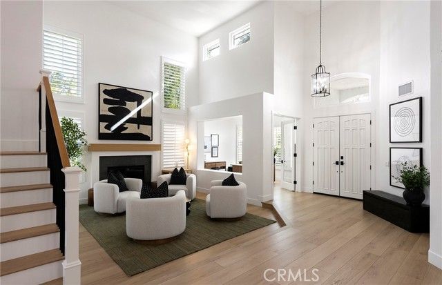 1 Riviera, Laguna Hills, CA 92679